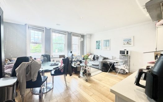 2 Bedroom Apartment, Balham High Road, London