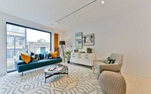 2 Bedroom Apartment, Hackney Road, London