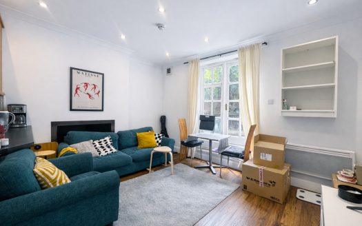 1 Bedroom Apartment, The Mall, London