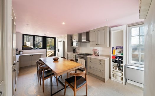 3 Bedroom Cottage, Reigate Hill, Reigate