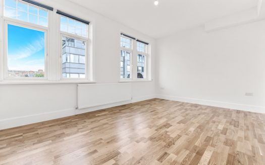 3 Bedroom Apartment, Arthur Road, London