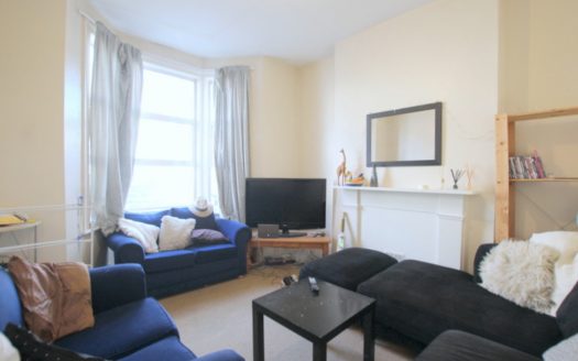 4 Bedroom Semi-Detached House, Cavendish Road, London
