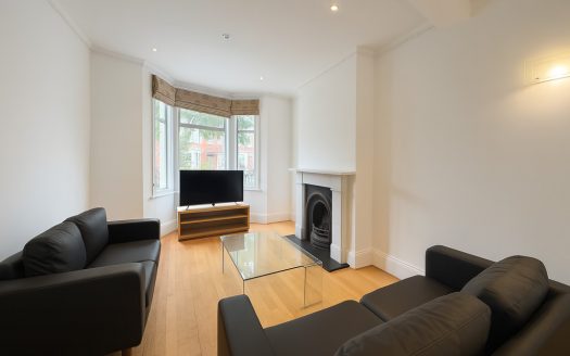 4 Bedroom Mid Terraced House, Fawe Park Road, Putney