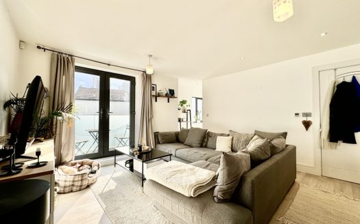 2 Bedroom Apartment, Oval Road, Croydon