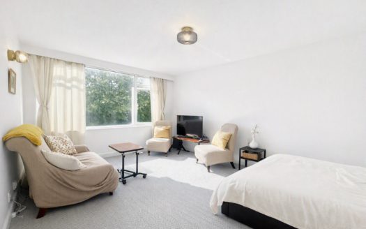 1 Bedroom Studio, Putney Hill, London