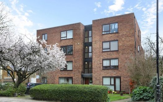 1 Bedroom Apartment, Upper Richmond Road, London