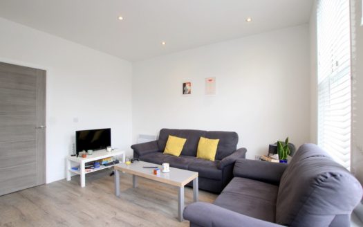 2 Bedroom Apartment, Upper Tooting Road, London