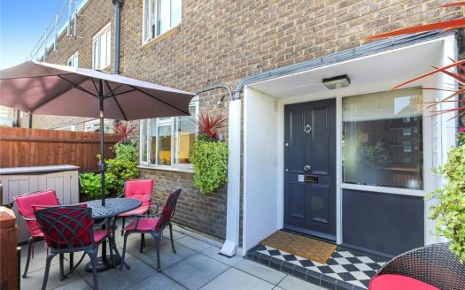 3 Bedroom Maisonette, Ann Lane, Chelsea, London