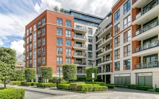 3 Bedroom Apartment, Park Street, Chelsea, London