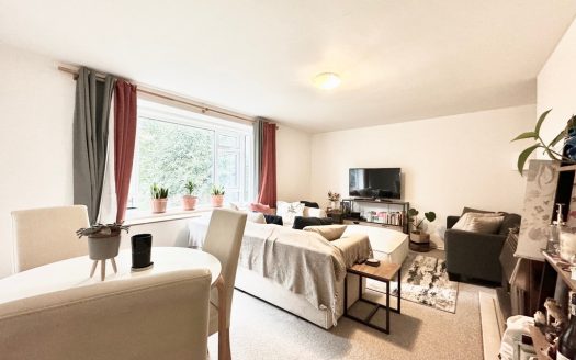 2 Bedroom Apartment, Portinscale Road, London SW15