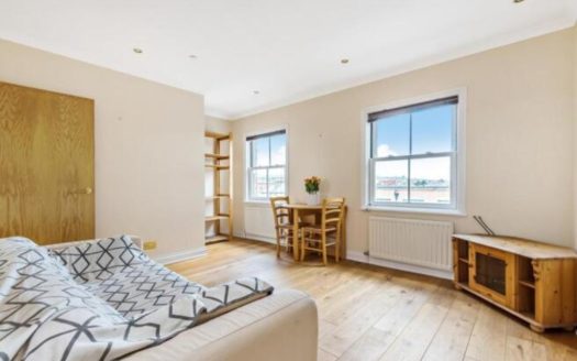 1 Bedroom Flat, Broadway Court, London