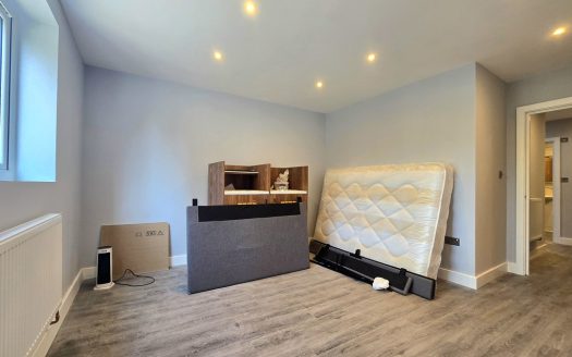 2 Bedroom Flat, Flat 8, 250-255 Earls Court Road
