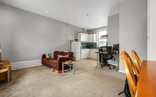 2 Bedroom Apartment, Battersea Park Road, London