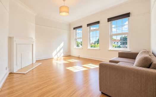 2 Bedroom Maisonette, Rosehill, Sutton